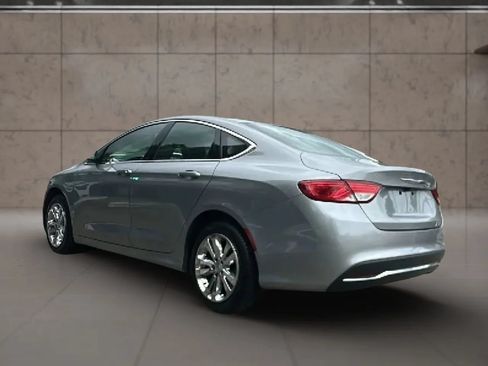 Used 2016 Chrysler 200 Limited FWD image 3