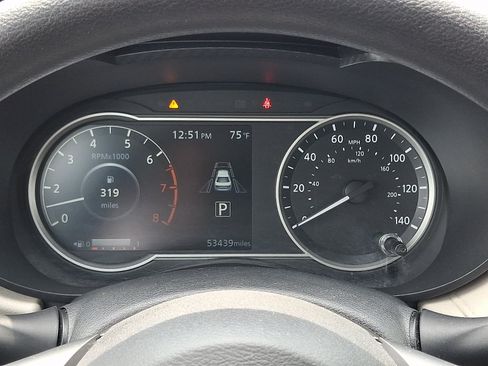 Used 2022 Nissan Versa SV w/ Trunk Package FWD image 20