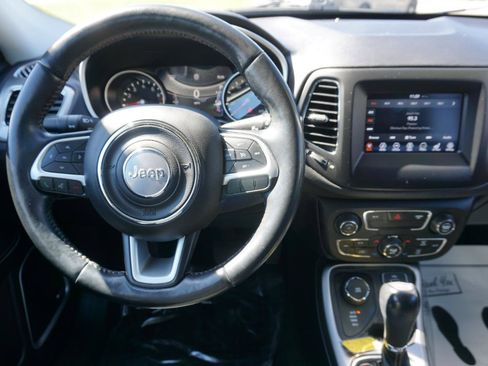 Used 2017 Jeep Compass Latitude w/ Popular Equipment Group image 9