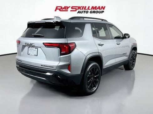 Used 2026 GMC Terrain Elevation w/ Elevation Premium Package FWD image 7