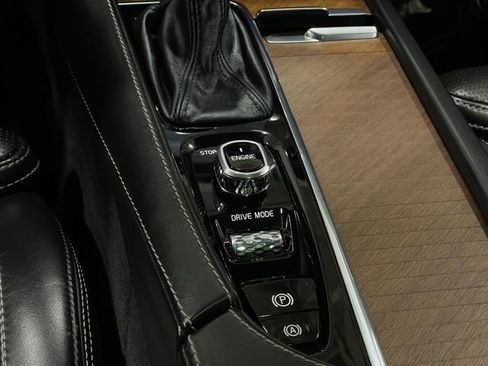 Used 2017 Volvo XC90 T6 Inscription w/ Vision Package image 22