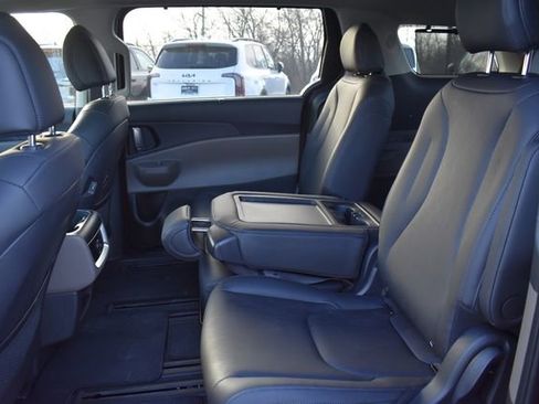 New 2026 Kia Carnival EX FWD image 21