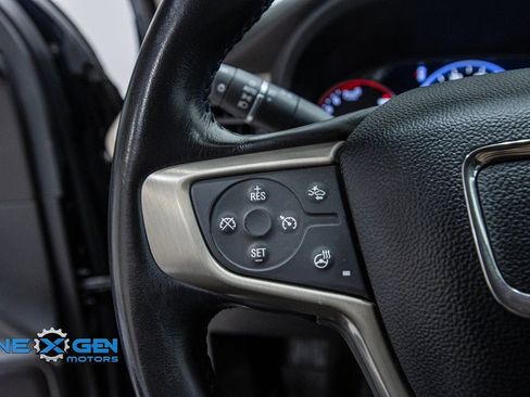 Used 2021 GMC Acadia Denali w/ Denali Ultimate Package image 14