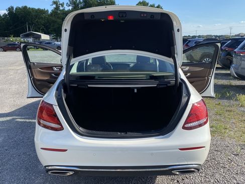 Used 2017 Mercedes-Benz E 300 4MATIC image 21
