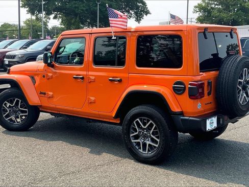 Certified 2025 Jeep Wrangler Unlimited Sahara AWD/4WD image 10
