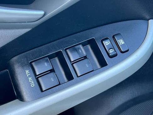 Used 2014 Toyota Prius Two image 14