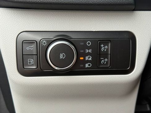 Certified 2023 Ford Escape SE w/ PHEV Premium Package image 23