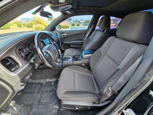 Used 2022 Dodge Charger SXT w/ Blacktop Package image 16
