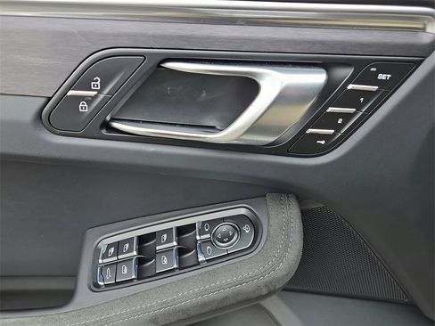 Used 2023 Porsche Macan GTS image 7