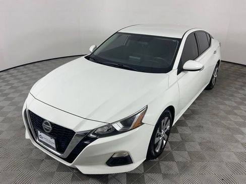 Used 2019 Nissan Altima 2.5 S FWD image 2
