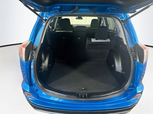 Used 2018 Toyota RAV4 XLE FWD image 27