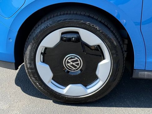 New 2025 Volkswagen ID. Buzz Pro S Plus image 8