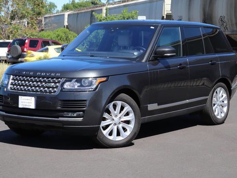 Used 2017 Land Rover Range Rover HSE image 4