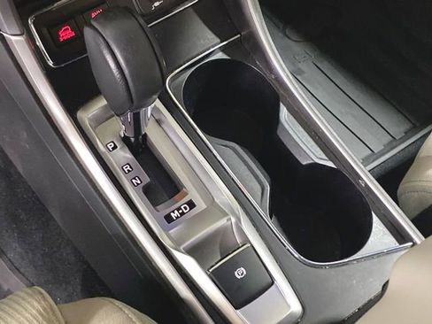 Used 2019 Subaru Ascent Premium w/ Popular Package #3 image 15