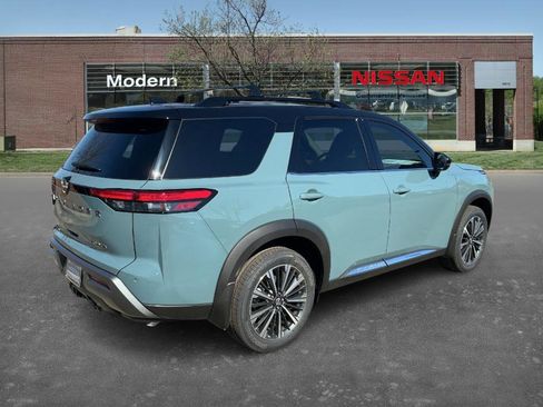 New 2026 Nissan Pathfinder Platinum image 4