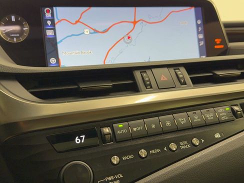 Used 2019 Lexus ES 300h w/ Premium Package FWD image 23