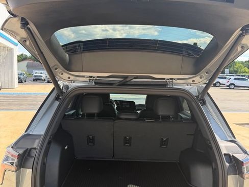 New 2026 Chevrolet Equinox LT w/ Convenience Package II AWD/4WD image 9