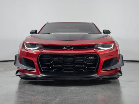 Used 2018 Chevrolet Camaro ZL1 RWD image 2