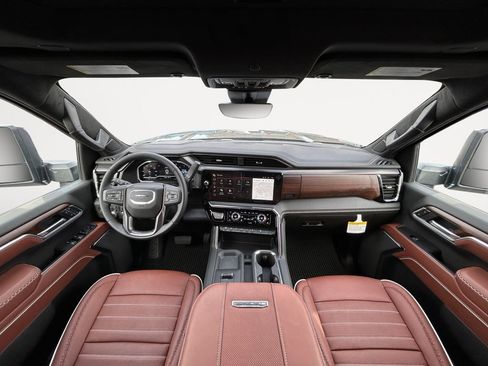 New 2025 GMC Sierra 2500 Denali Ultimate w/ Max Trailering Package image 13