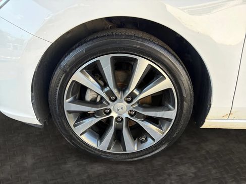 Used 2018 Hyundai Elantra GT FWD image 33
