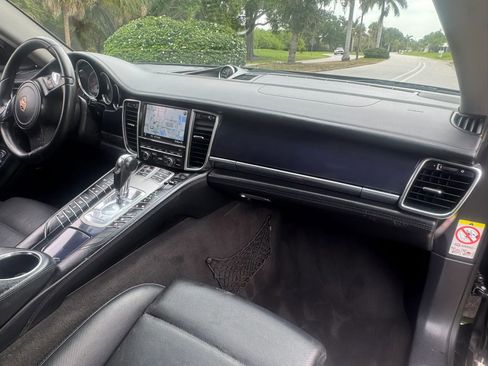 Used 2010 Porsche Panamera S RWD image 32