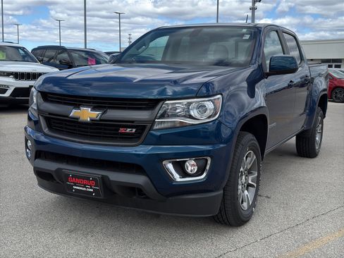 Used 2019 Chevrolet Colorado Z71 AWD/4WD image 2