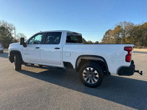 Used 2024 Chevrolet Silverado 2500 Custom w/ Z71 Off-Road Package image 4