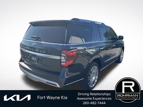 Used 2024 Ford Expedition Platinum AWD/4WD image 6