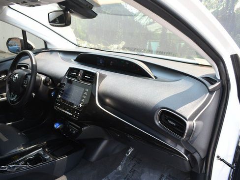 Certified 2022 Toyota Prius XLE w/ Premium Convenience Package FWD image 25