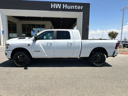 New 2026 RAM 2500 Laramie AWD/4WD image 3