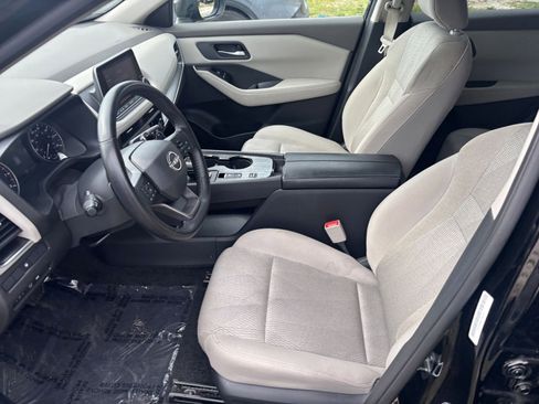 Used 2025 Nissan Rogue SV FWD image 29