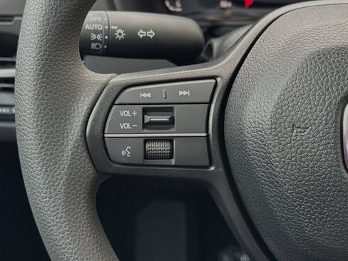 Used 2025 Honda Accord SE image 27