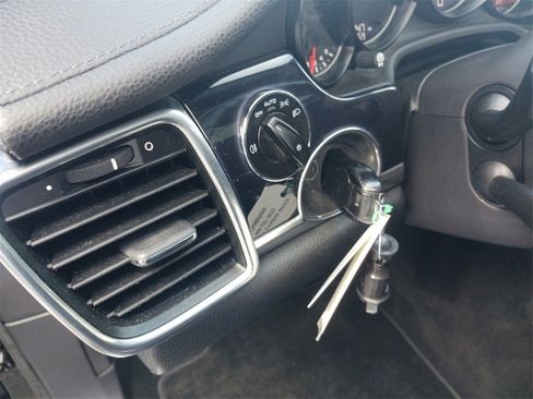 Used 2013 Porsche Panamera S image 37