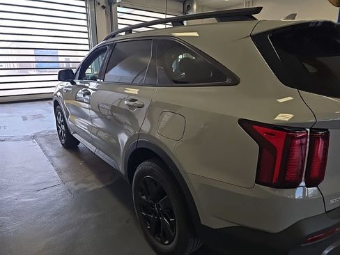 Used 2023 Kia Sorento S w/ Panoramic Sunroof Package AWD/4WD image 4