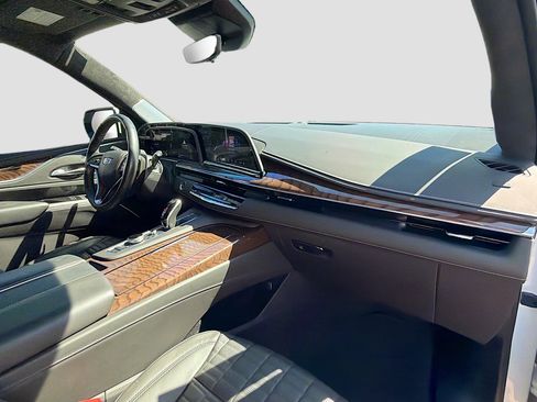 Used 2023 Cadillac Escalade Sport Platinum image 15