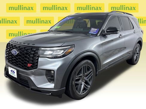 Certified 2025 Ford Explorer ST image 14