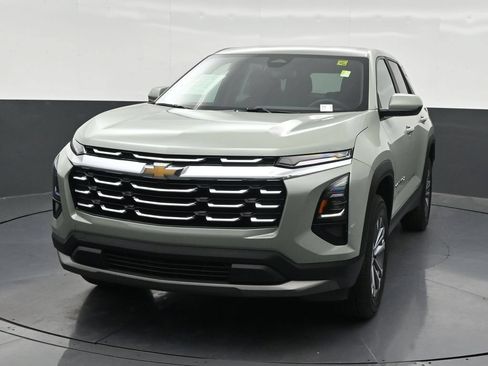 Used 2025 Chevrolet Equinox LT FWD image 9