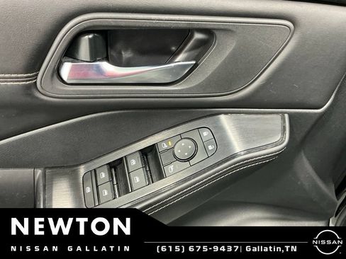Used 2024 Nissan Rogue SV w/ SV Premium Package AWD/4WD image 27