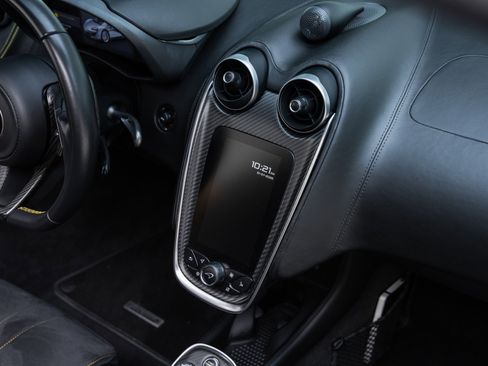 Used 2019 McLaren 570S Spider image 33