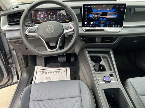 New 2026 Volkswagen Tiguan SE FWD image 22