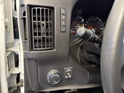 Used 2024 Chevrolet Express 2500 w/ Driver Convenience Package RWD image 14