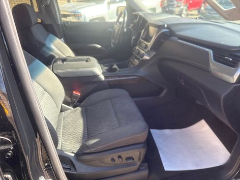 Used 2018 Chevrolet Suburban LS image 16