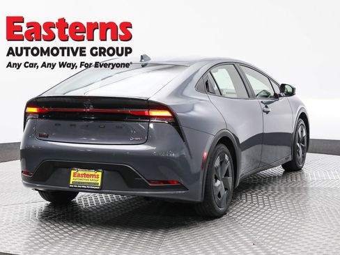 Used 2024 Toyota Prius LE image 5