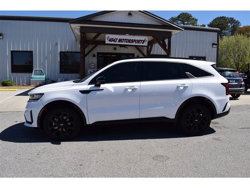 Used 2021 Kia Sorento EX w/ Panoramic Sunroof Package FWD image 2