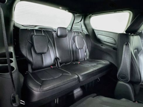 Used 2024 Chrysler Pacifica Limited FWD image 27