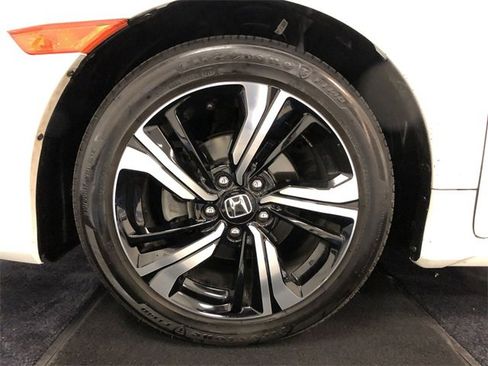 Used 2017 Honda Civic Touring image 10