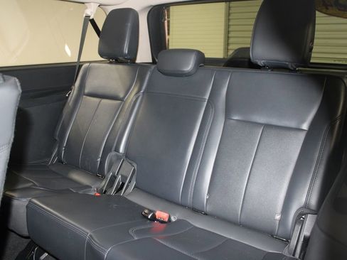 Used 2024 Ford Expedition Max XLT image 27
