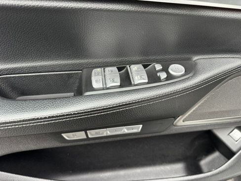 Used 2017 BMW 740i image 8