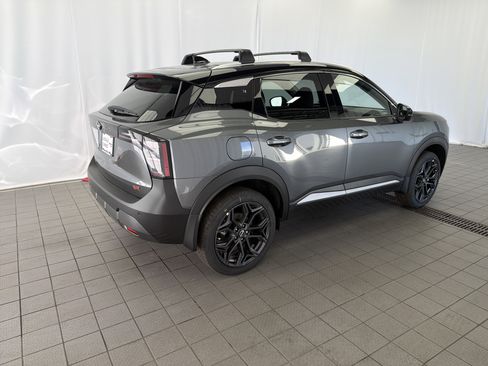 New 2026 Nissan Kicks SR image 5