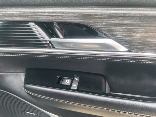 Used 2024 Jeep Wagoneer Series II AWD/4WD image 40